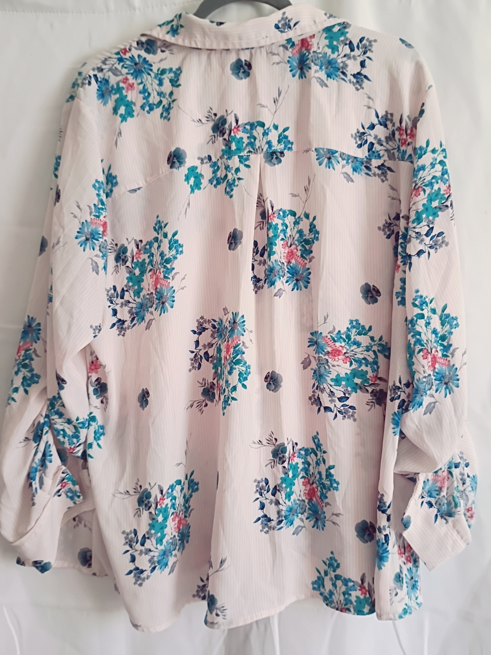 Candie's Size 3x Cream Button-Down Floral Shirt with Teal and Pink Accents - Picture 10 of 13